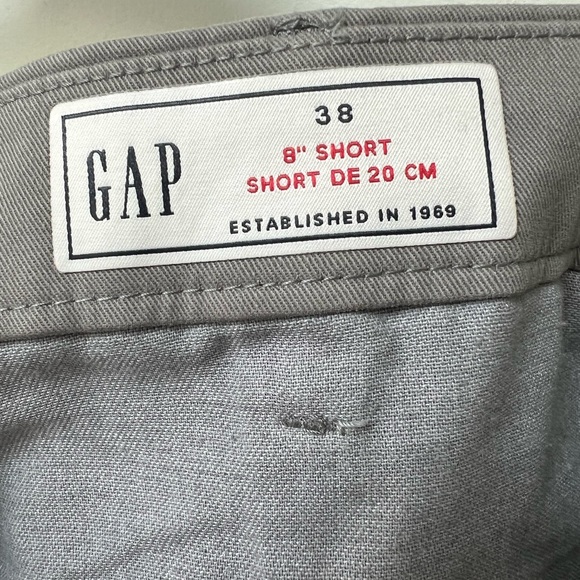 BNWT Gap grey shirts size 38 with 8” inseam - Picture 5 of 5